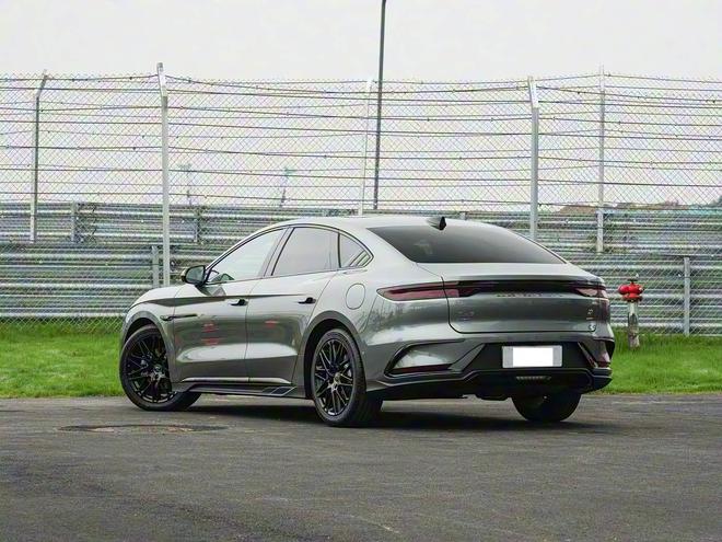 长续航版车顶配激光雷达续航超700Kmpg电子游戏网站比亚迪汉再次更新！新增(图2)