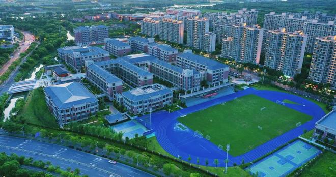 派云间售楼处电话:价格-容积率-环境pg电子首页百度热搜 上海中铁建西(图4) 派云间售楼处电话:价格-容积率-环境pg电子首页百度热搜 上海中铁建西(图4)